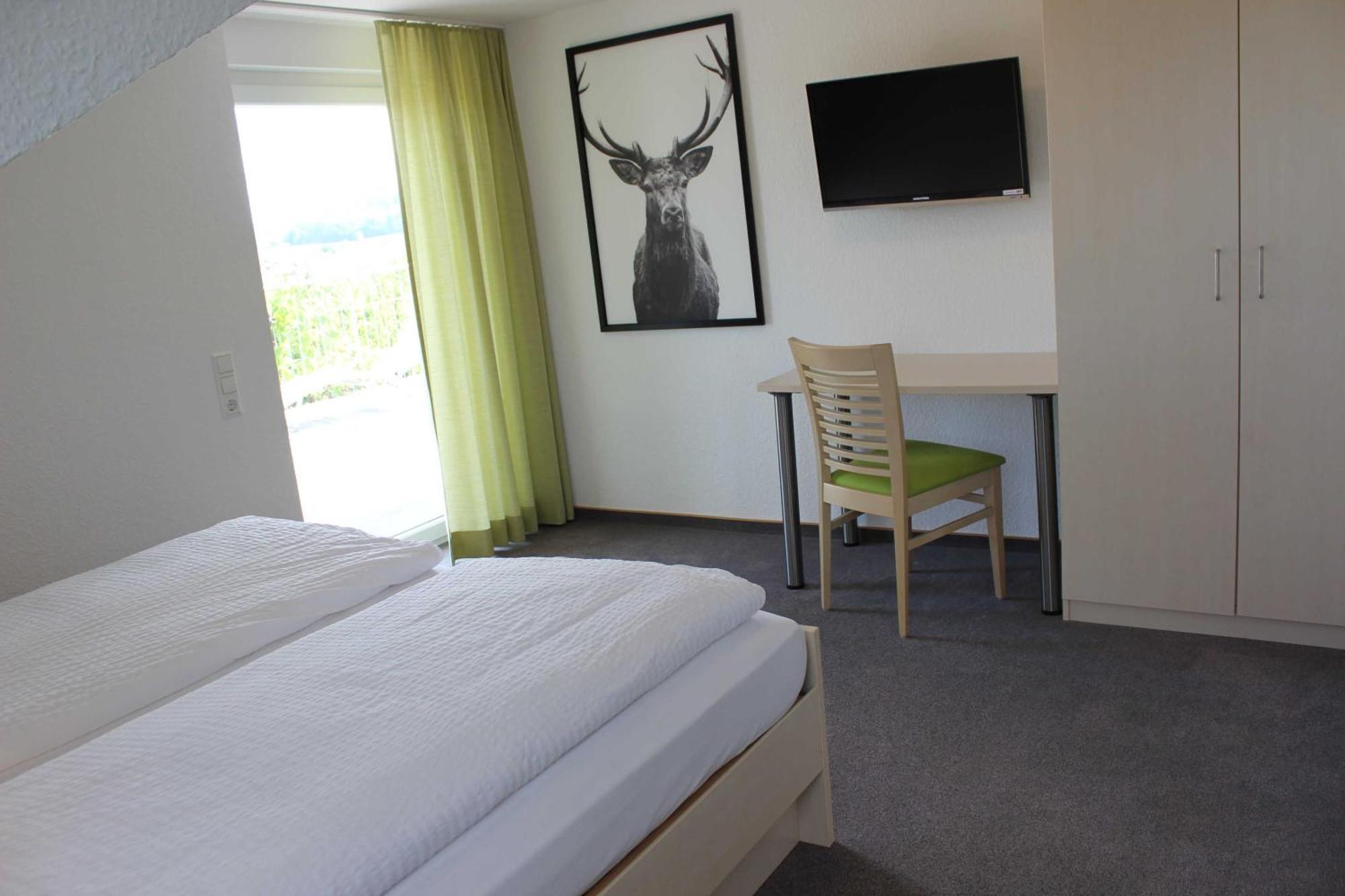 Gaestehaus Zum Wolffenturm Lehrensteinsfeld Room photo